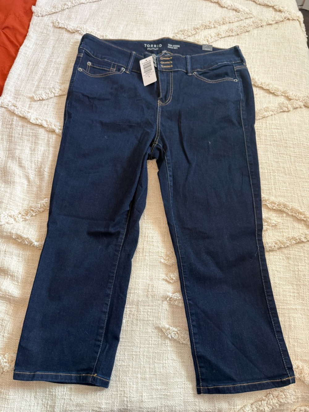 NWT!! Torrid Crop Stretch Jeggings 💙